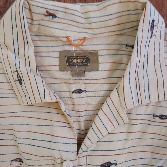 New Foundry Men Shirt FISHING LURES Beige Cotton Linen Sports Fly Fishing Sz LT - Picture 2 of 5